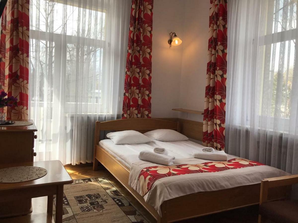 Double Room,784060800:JPEG